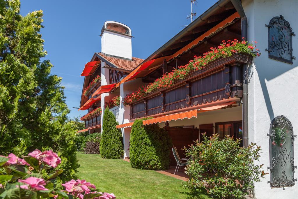 Hotel Alpina Hagnau Exteriör bild