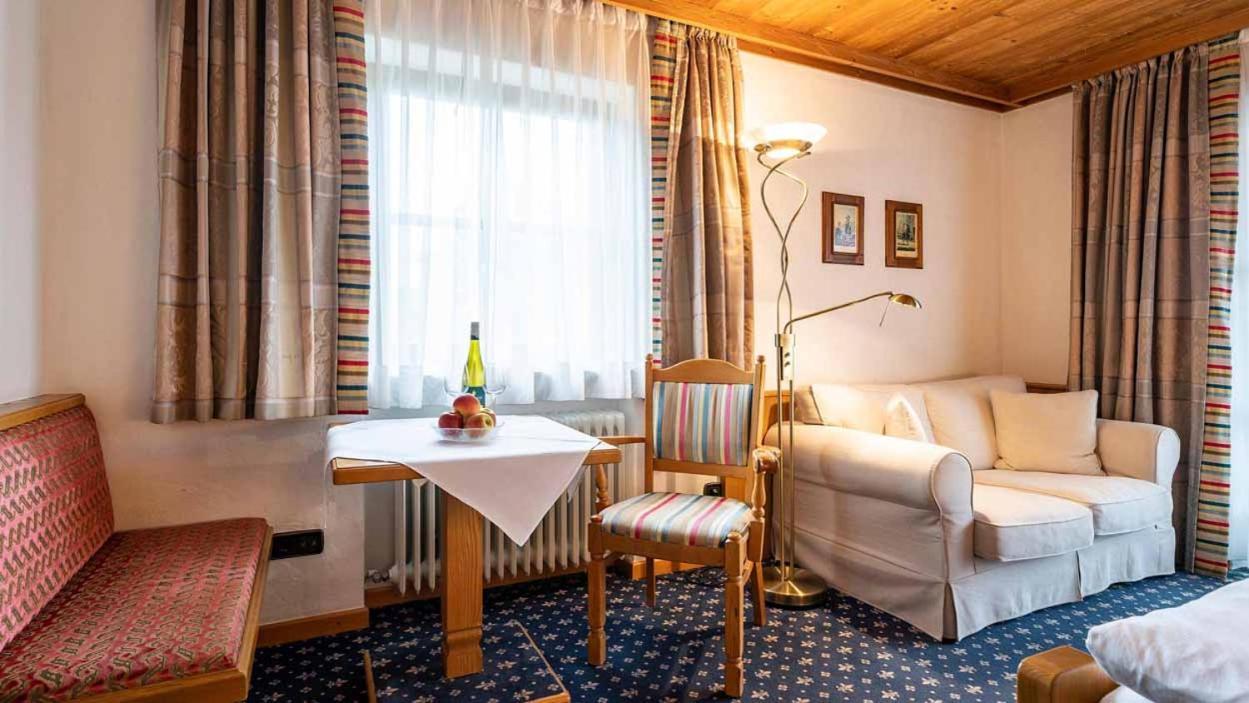 Hotel Alpina Hagnau Exteriör bild