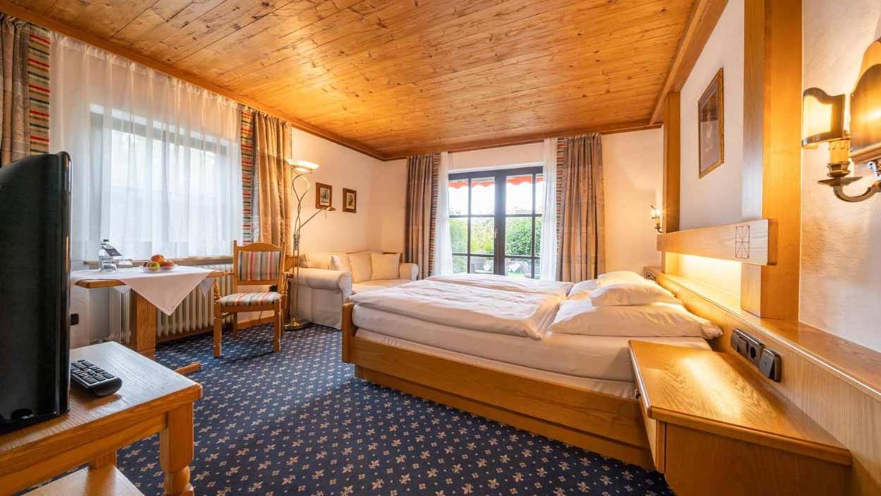 Hotel Alpina Hagnau Exteriör bild