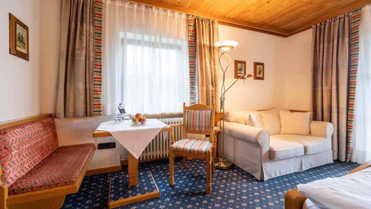 Hotel Alpina Hagnau Exteriör bild