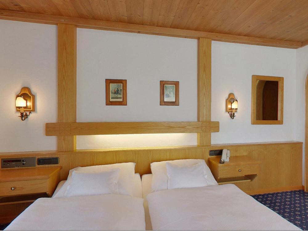 Hotel Alpina Hagnau Rum bild