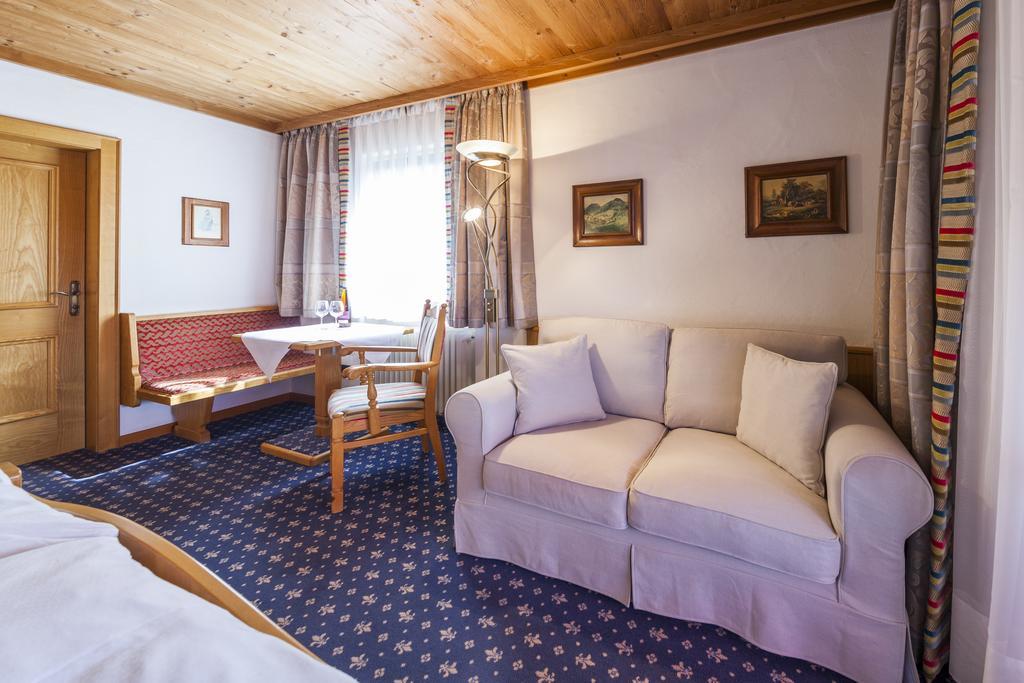 Hotel Alpina Hagnau Exteriör bild